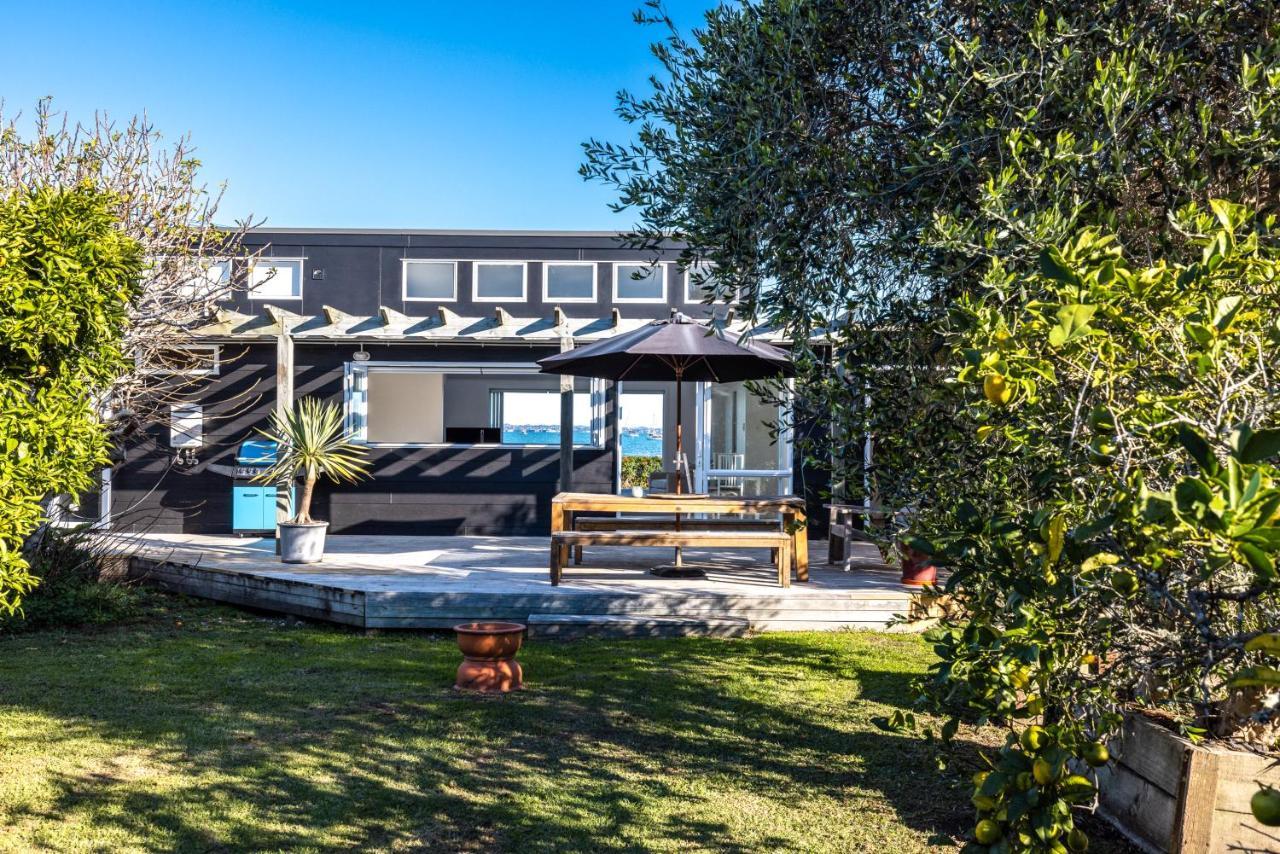 Driftwood Beach House With Spa Pool - Absolute Beachfront! Blackpool Exterior foto